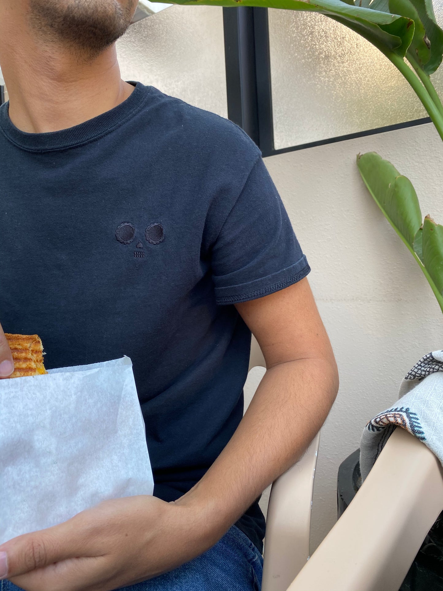 Noir Icon T-Shirt - NOMS LIFE