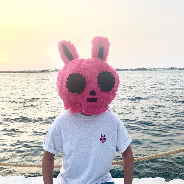 Lola [I-D Sleeve] T-Shirt - NOMS LIFE
